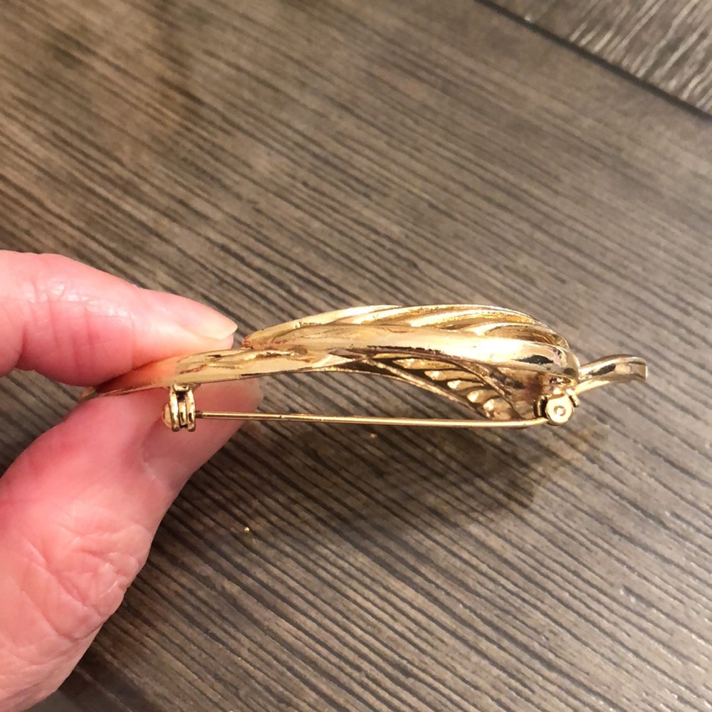 Vintage Goldtone Leaf Cluster Pin - Picture 10 of 14